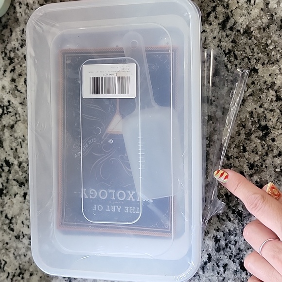 Round Ice Cube Tray set and holder with ice scooper - Picture 7 of 7